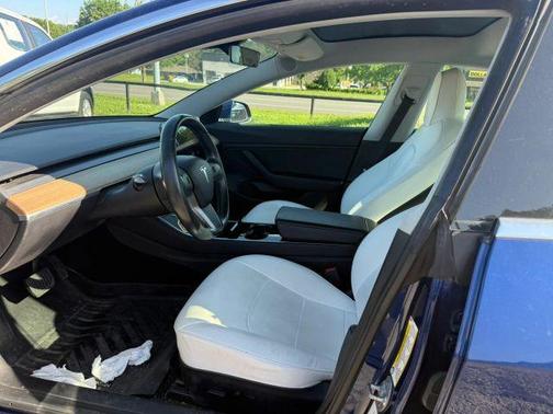 Blue 2019 Tesla Model 3 Long Range