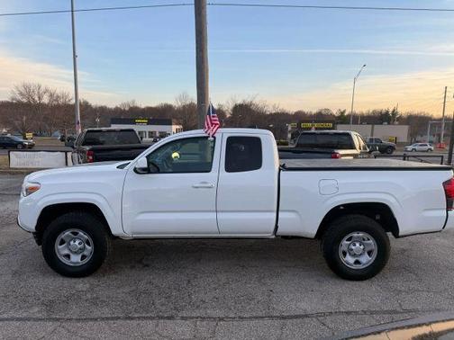 2019 Toyota Tacoma SR
