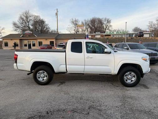 2019 Toyota Tacoma SR
