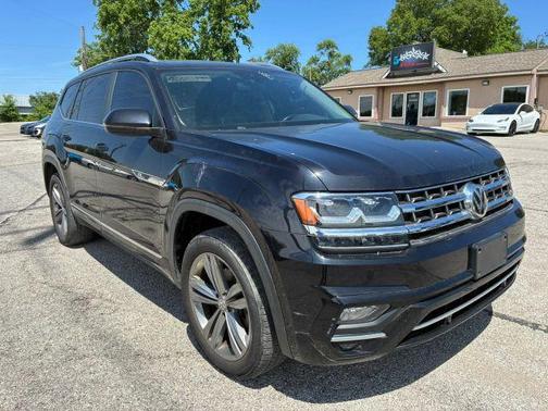 Deep Black Pearl Effect 2018 Volkswagen Atlas 3.6L SEL