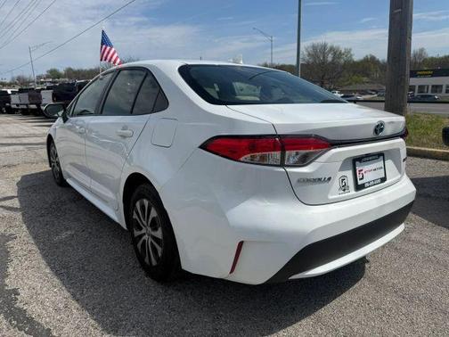 2022 Toyota Corolla Hybrid LE