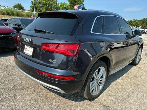 Moonlight Blue Metallic 2018 Audi Q5 2.0T Premium Plus
