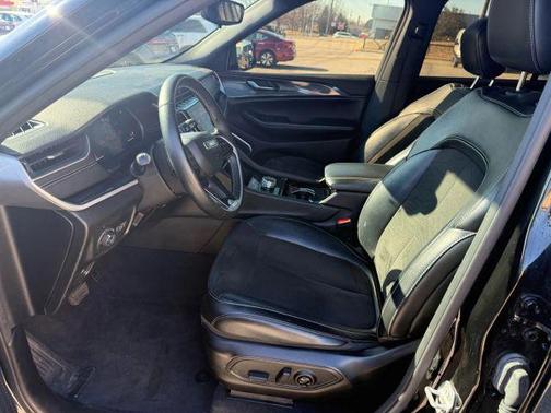 2022 Jeep Grand Cherokee Laredo