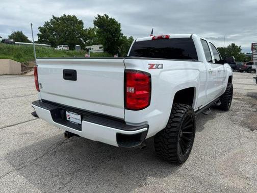 White 2018 Chevrolet Silverado 1500 LT