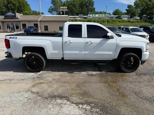White 2018 Chevrolet Silverado 1500 LT