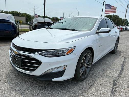 White 2020 Chevrolet Malibu Premier