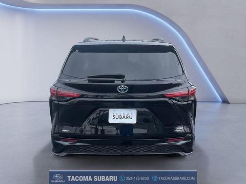2021 Toyota Sienna XSE 7 Passenger