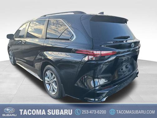 2021 Toyota Sienna XSE 7 Passenger