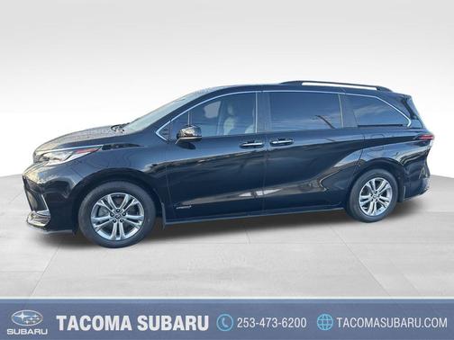 2021 Toyota Sienna XSE 7 Passenger