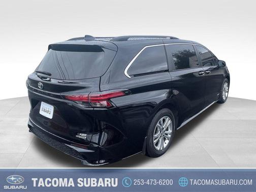 2021 Toyota Sienna XSE 7 Passenger