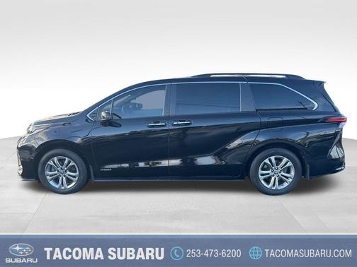 2021 Toyota Sienna XSE 7 Passenger