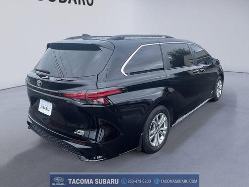 2021 Toyota Sienna XSE 7 Passenger