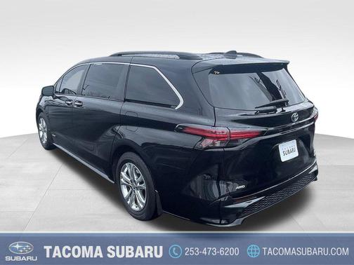 2021 Toyota Sienna XSE 7 Passenger