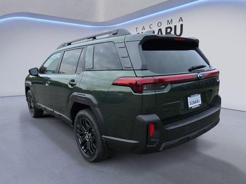 Deep Emerald Green Pearl 2026 Subaru Outback Limited XT