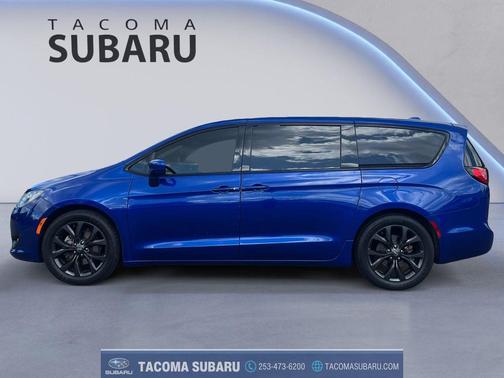 Ocean Blue Metallic 2020 Chrysler Pacifica Touring