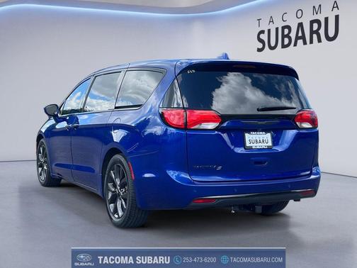 Ocean Blue Metallic 2020 Chrysler Pacifica Touring