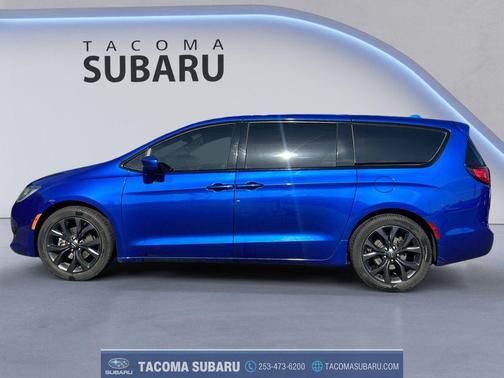 Ocean Blue Metallic 2020 Chrysler Pacifica Touring