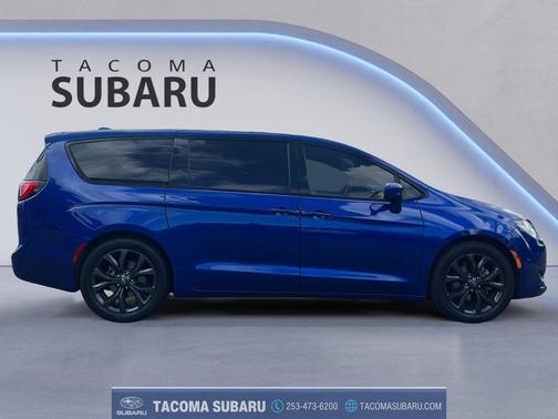 Ocean Blue Metallic 2020 Chrysler Pacifica Touring