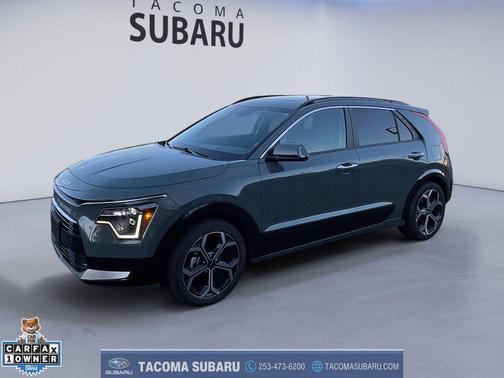 Cityscape Green 2023 Kia Niro Touring