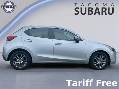 2020 Toyota Yaris Sedan LE