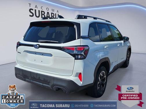 Crystal White Pearl 2025 Subaru Forester Premium