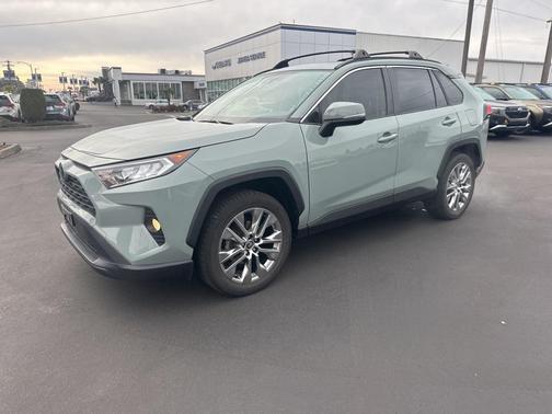 2020 Toyota RAV4 XLE Premium