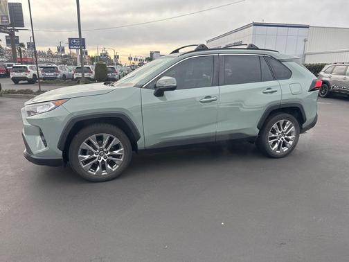 2020 Toyota RAV4 XLE Premium
