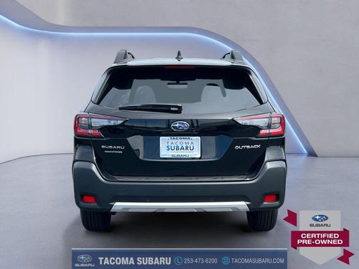 Crystal Black Silica 2025 Subaru Outback Limited