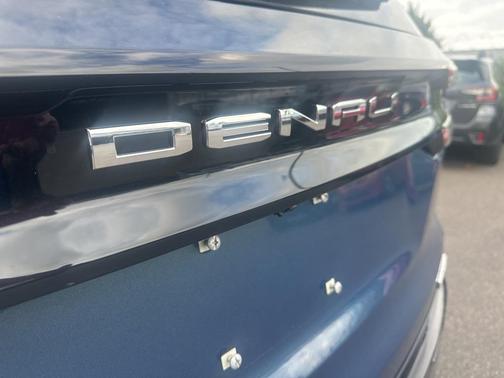 2025 GMC Acadia Denali