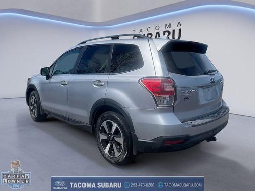 Ice Silver Metallic 2017 Subaru Forester 2.5i Limited