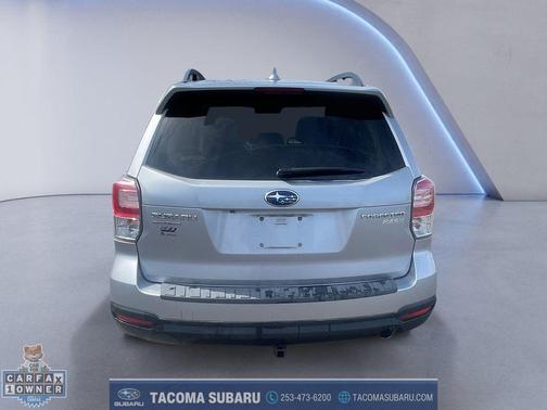 Ice Silver Metallic 2017 Subaru Forester 2.5i Limited