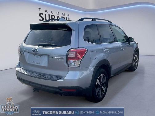 Ice Silver Metallic 2017 Subaru Forester 2.5i Limited