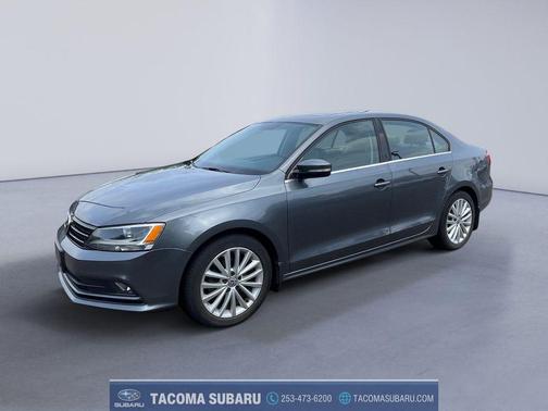 Platinum Gray Metallic 2015 Volkswagen Jetta Auto SE w/Connectivity/Navigation