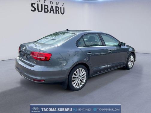 Platinum Gray Metallic 2015 Volkswagen Jetta Auto SE w/Connectivity/Navigation
