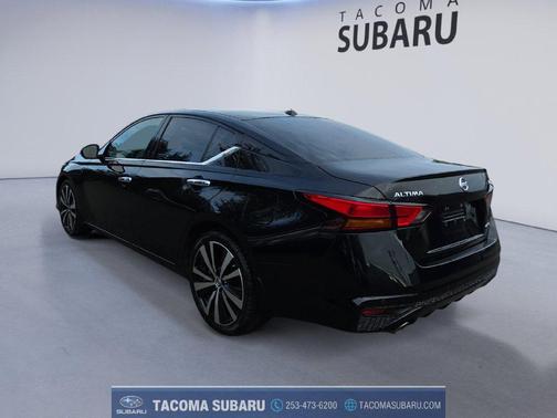 Super Black 2019 Nissan Altima 2.5 Platinum