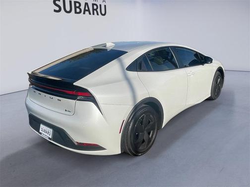 2025 Toyota Prius LE