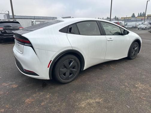 2025 Toyota Prius LE