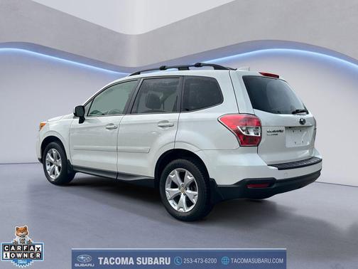Crystal White Pearl 2016 Subaru Forester 2.5i Premium