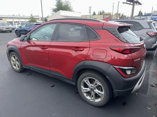 2022 Hyundai KONA SEL