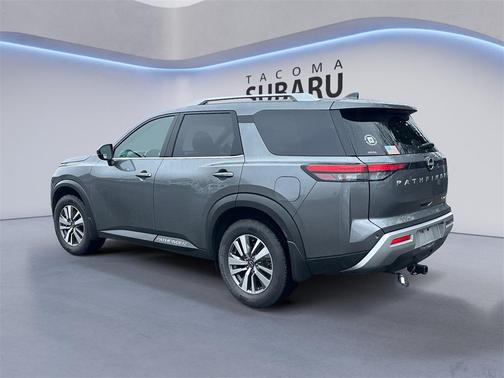2023 Nissan Pathfinder SL 4WD