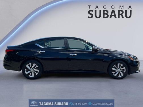Super Black 2022 Nissan Altima S FWD