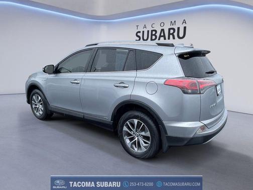 Silver Sky Metallic 2018 Toyota RAV4 Hybrid XLE