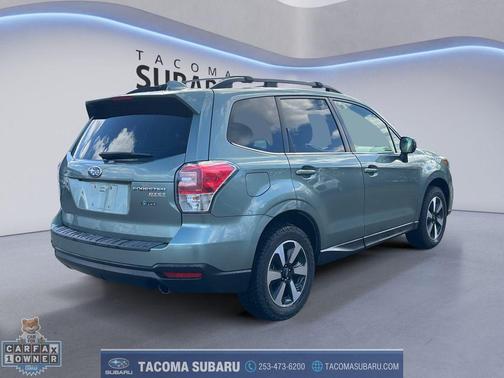 Jasmine Green Metallic 2017 Subaru Forester 2.5i Limited