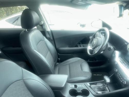 2020 Kia Niro Touring
