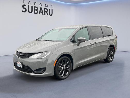 2020 Chrysler Pacifica Touring