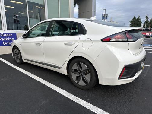 2020 Hyundai IONIQ Hybrid Limited
