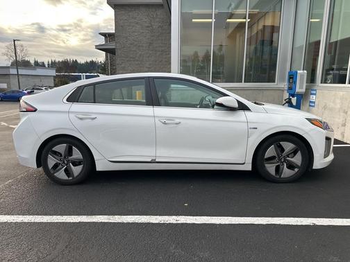 2020 Hyundai IONIQ Hybrid Limited