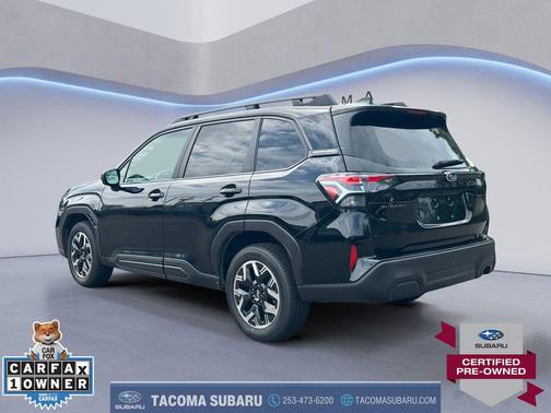 Crystal Black Silica 2025 Subaru Forester Premium