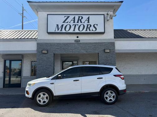 Oxford White 2017 Ford Escape S