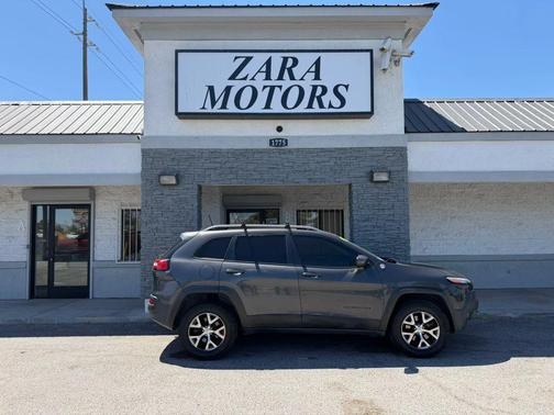 Granite Crystal Metallic Clearcoat 2017 Jeep Cherokee Sport